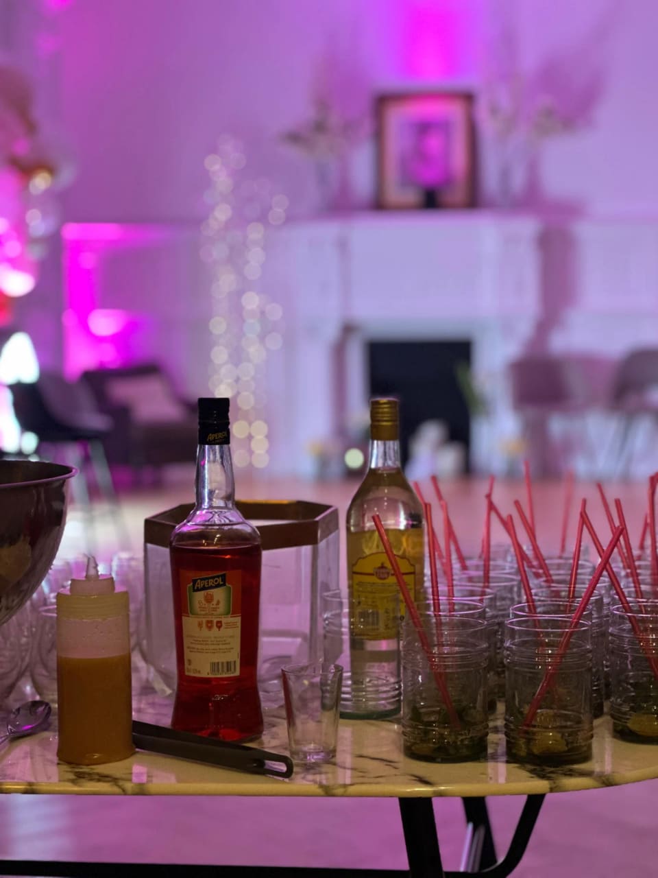 Bar à boissons décoré pour un anniversaire